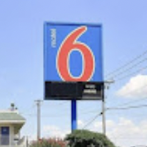 Motel 24/7 store